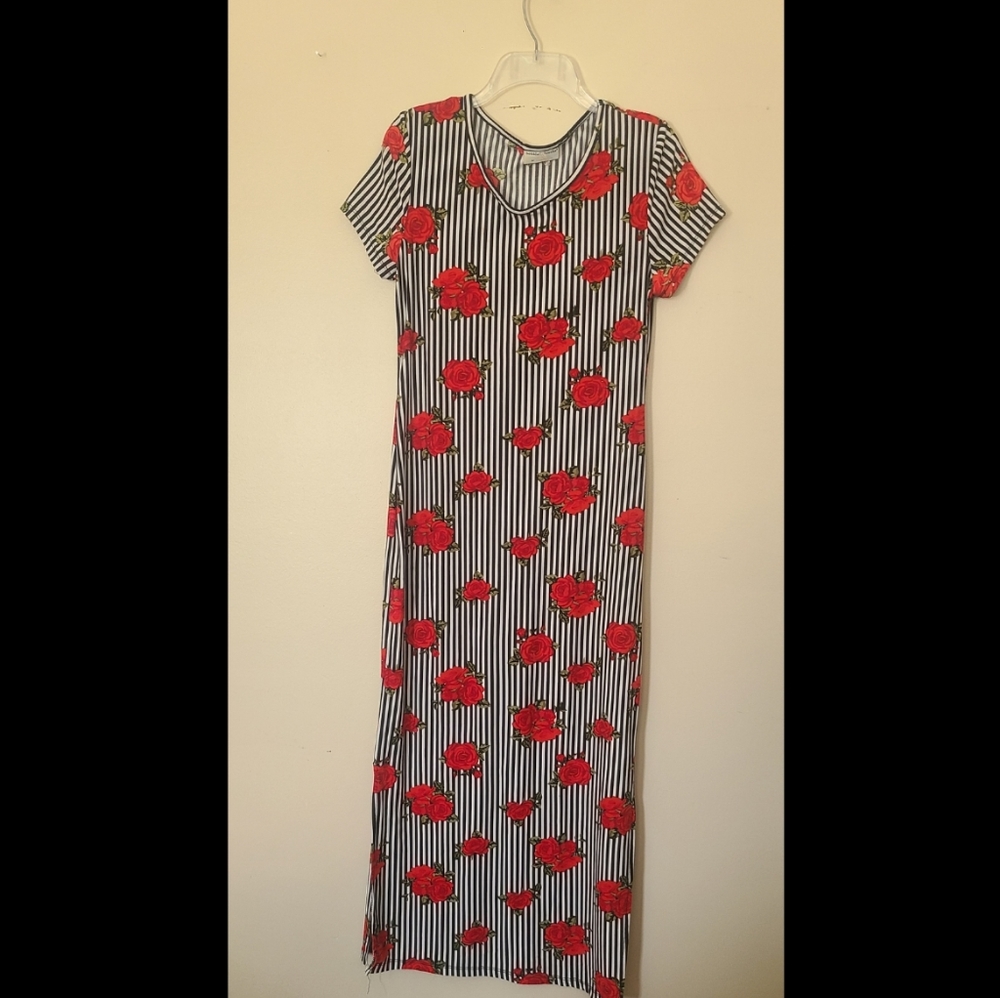 Woman's Short Sleeved Long Dress